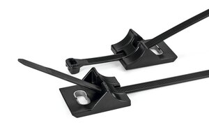 带 HDM 固定座的电缆扎带，适用于椭圆孔，采用弹簧带钢套，紧固扭矩大。