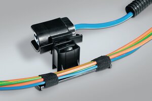 TCSB5CYCC: Tapebar, Stud Retainer and ConnectorClip in just one article.