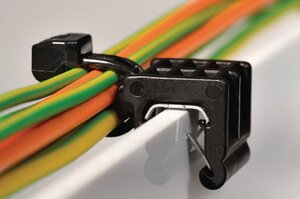 T50ROSEC23 适用于捆绑与板材边缘平行的电缆线束。