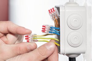 Kit de Regletas marca HellermannTyton - Distribuidor Cables y Redes